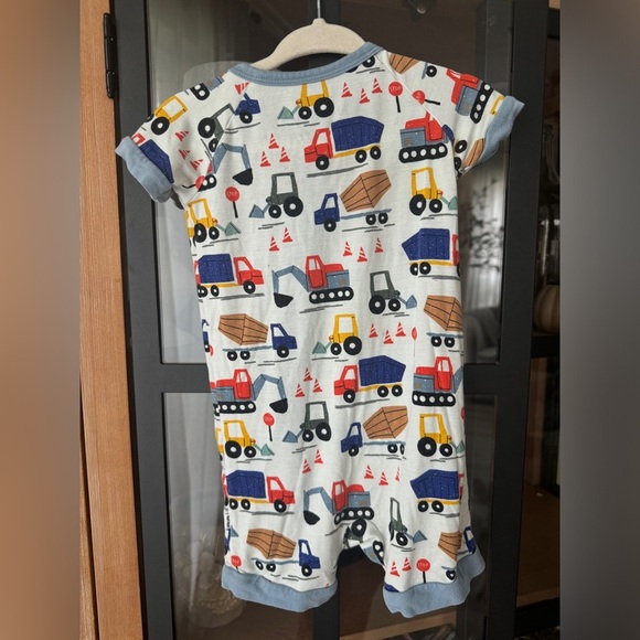 Little Sleepies shorty zippy construction vehicles romper bamboo baby boy trucks - Picture 4 of 6